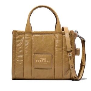 Marc Jacobs “The Shiny Crinkle” Small Tote | Camel Glossy Lambskin | Sold out ✨